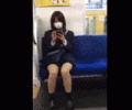 電車に座っていたJKのパンチラをスマホで盗撮した動画